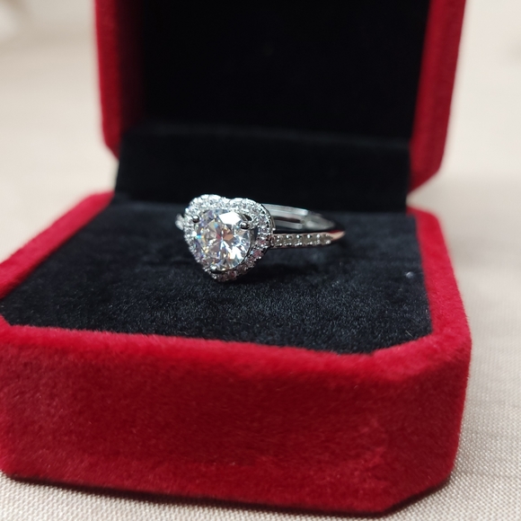 Sterling Silver Heart Shaped Ring - Picture 4 of 5